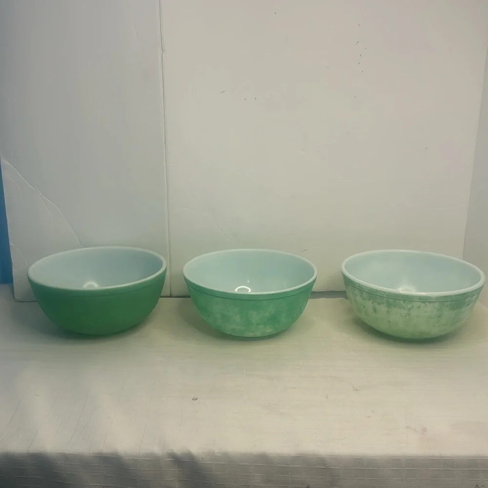 Vintage PYREX Primary Colors Nesting Mixing Bowls